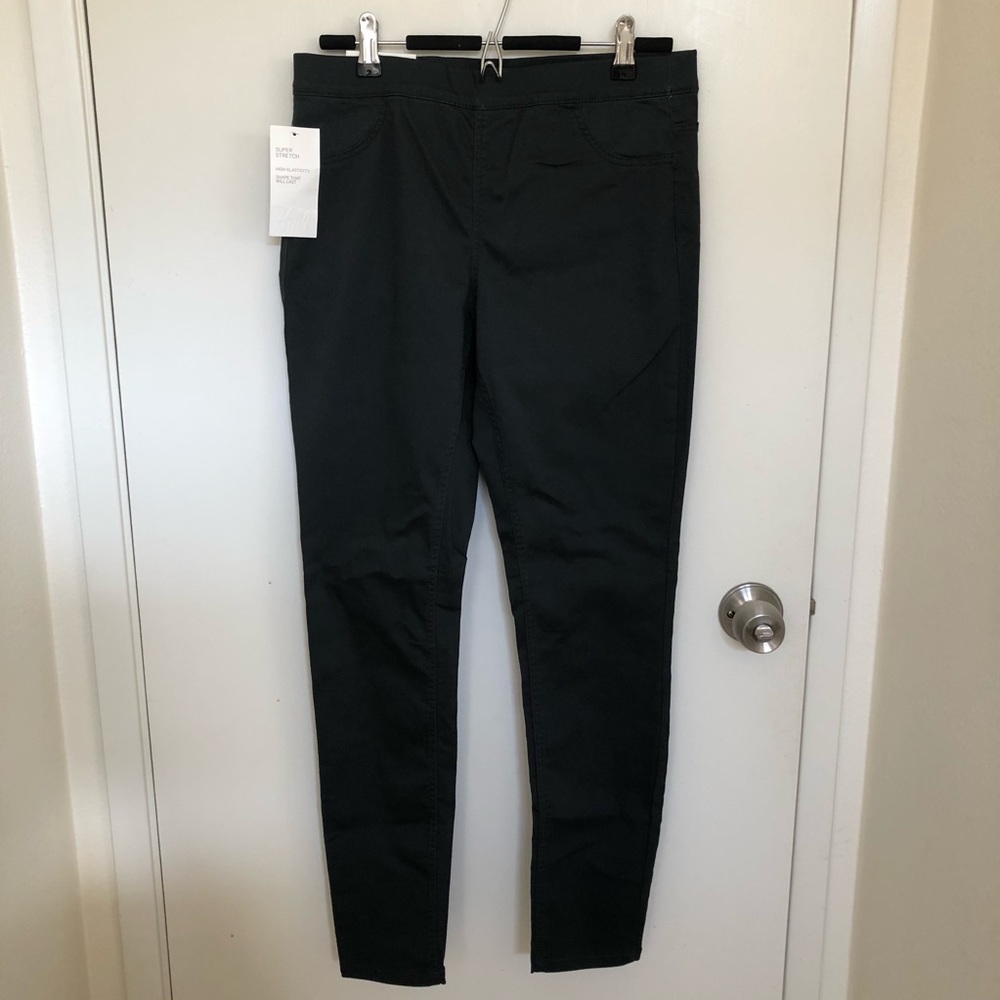 ⚡️3 items for $45⚡️ H&M Dk Gray Jeggings